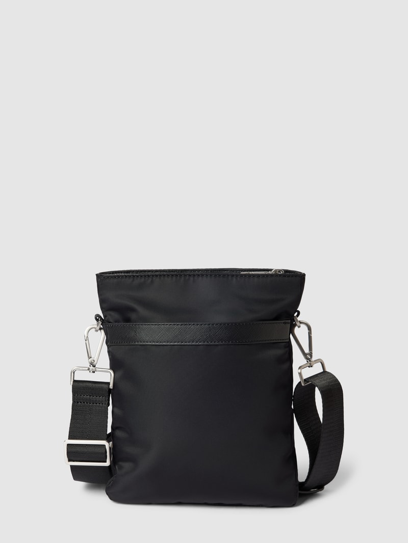 Umhängetasche mit Label-Applikation in schwarz