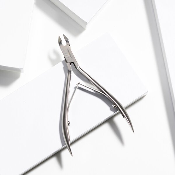 Tweezerman Rockhard Cuticle Nipper - Nagelhautzange Nagelhautentferner