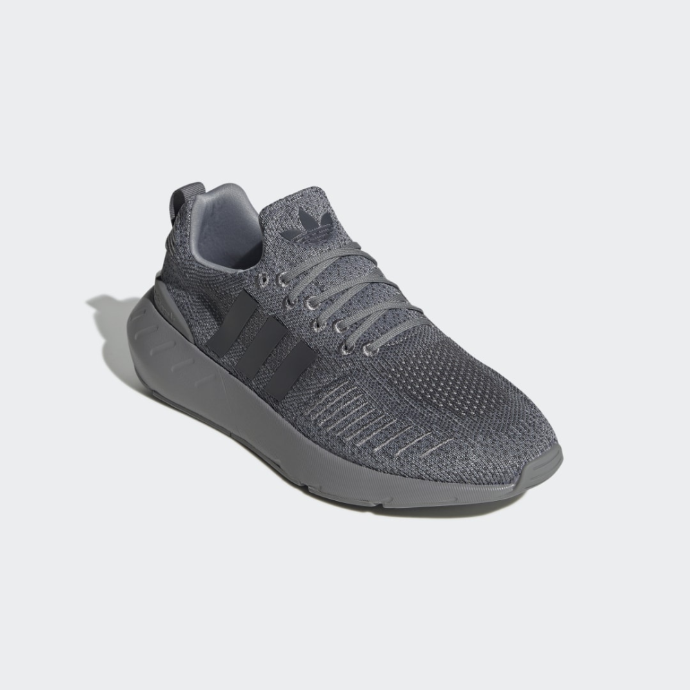 adidas Swift Run 22 GZ3502 / grau