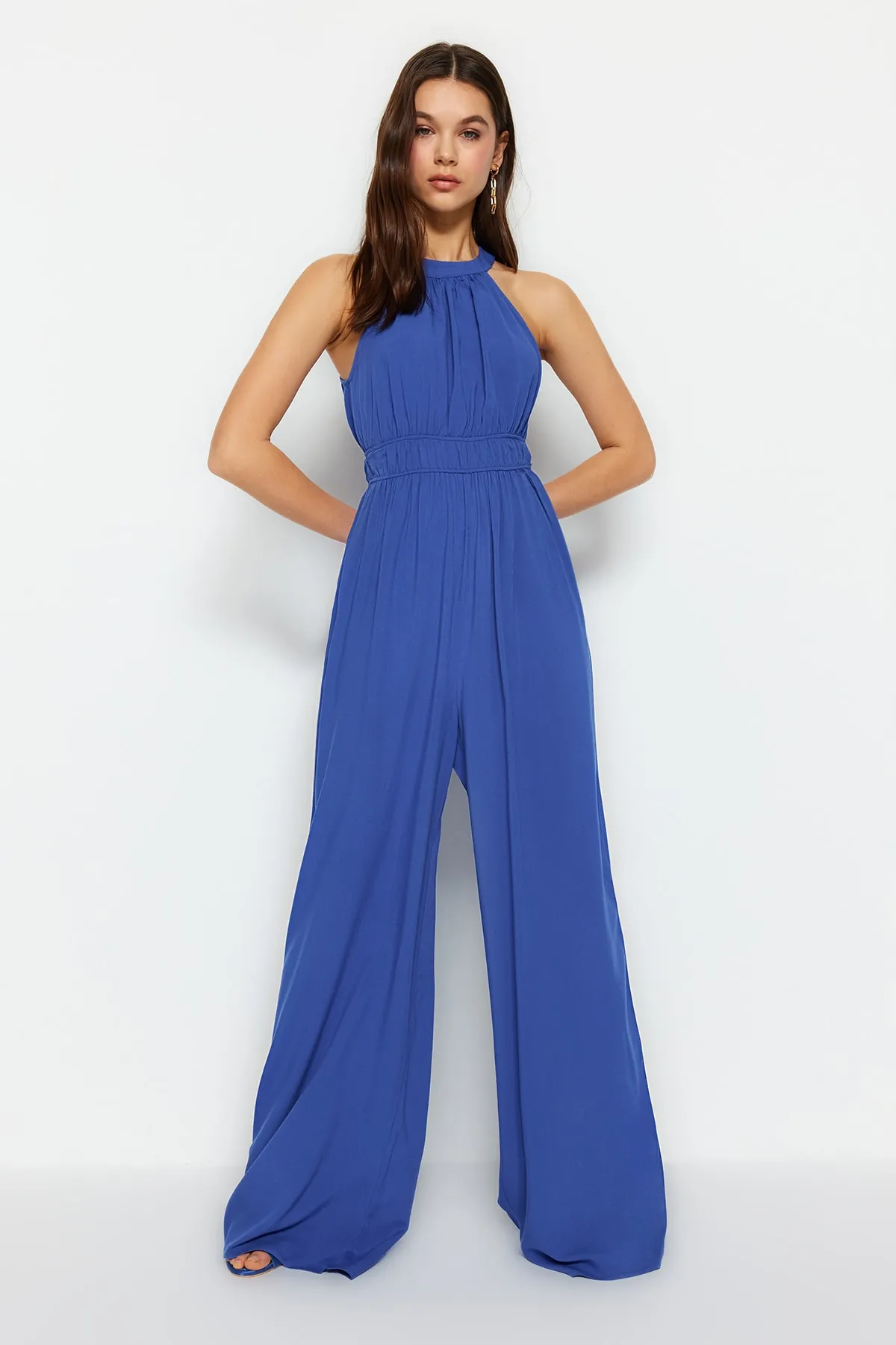 Trendyol Collection  Indigofarbener, gewebter Overall mit Rüschen und Details TWOSS23TU00121