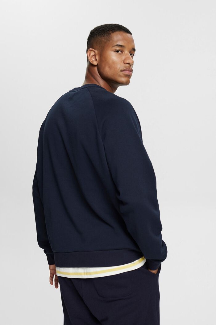 Sweatshirt mit Zippertasche