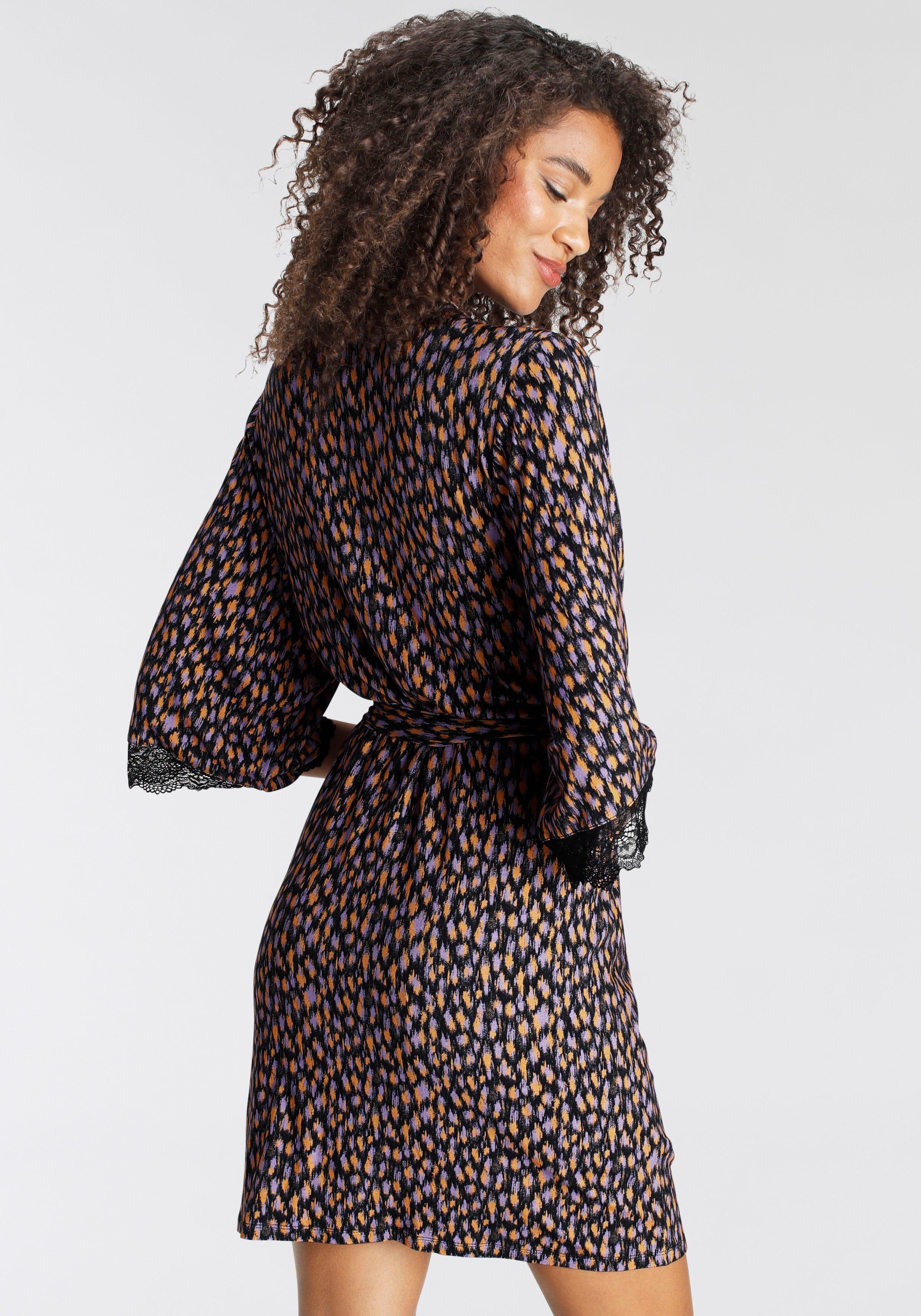 LASCANA Kimono, Kurzform, Viskose, Kimono-Kragen, mit Spitzendetails