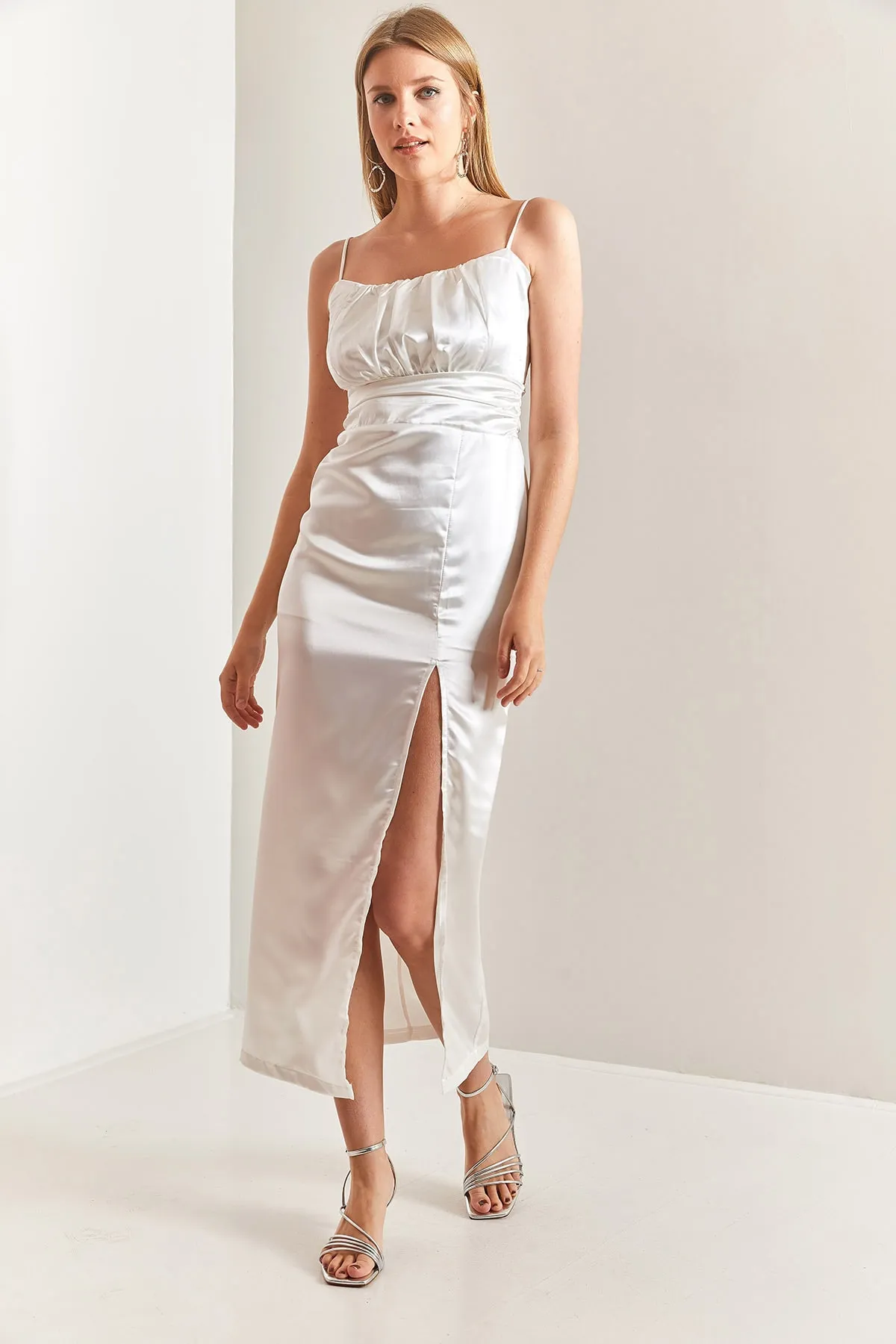 Bianco Lucci  Damenkleid aus Satin mit Seilriemen und Schlitz