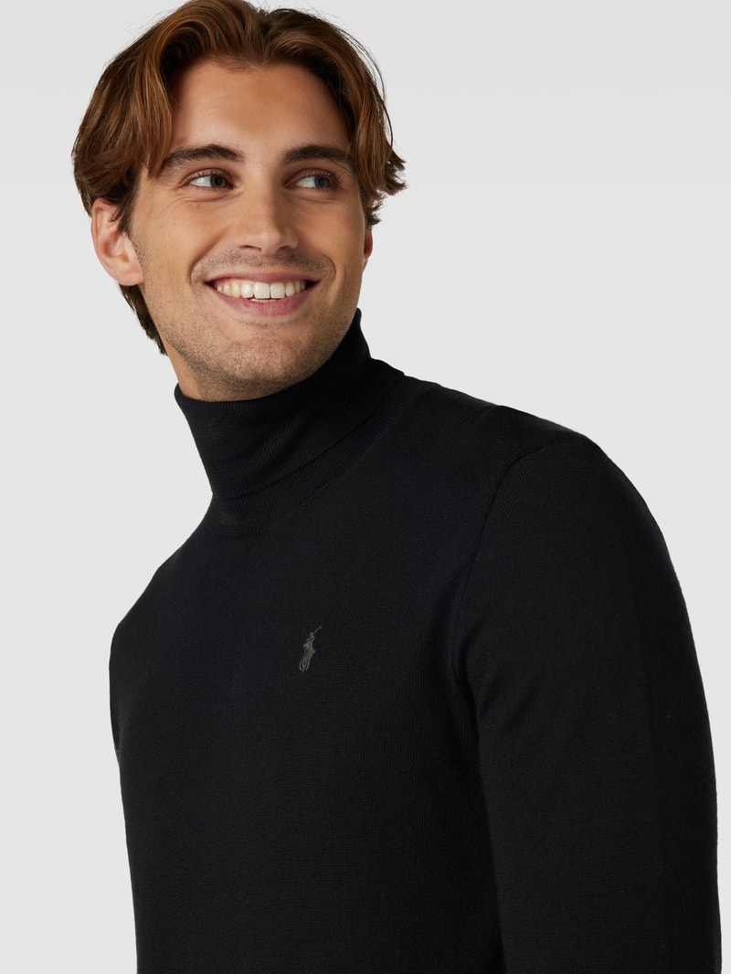 Strickpullover mit Rollkragen in schwarz