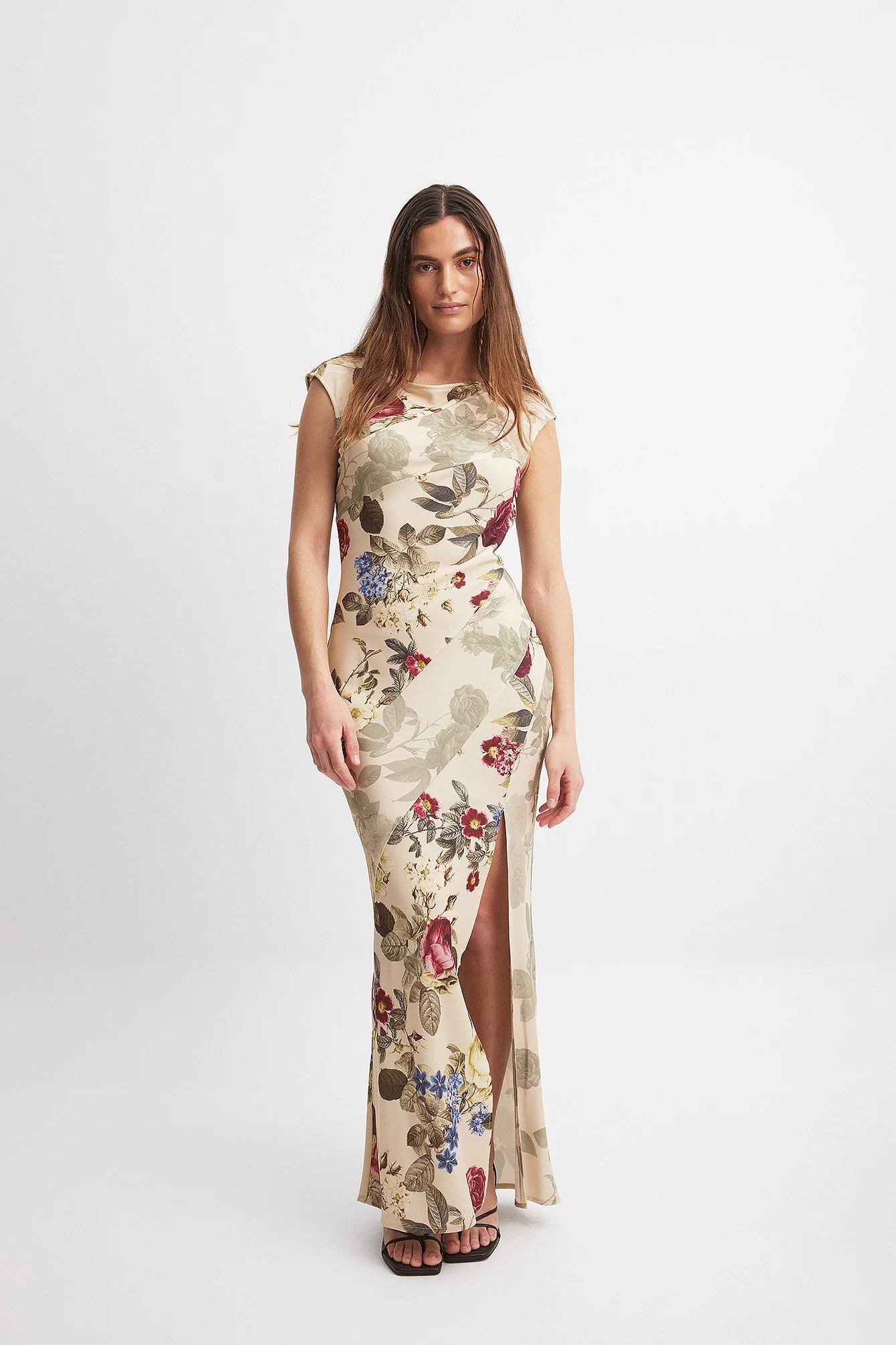Gewebtes, bedrucktes Maxikleid mit U-Boot-Ausschnitt