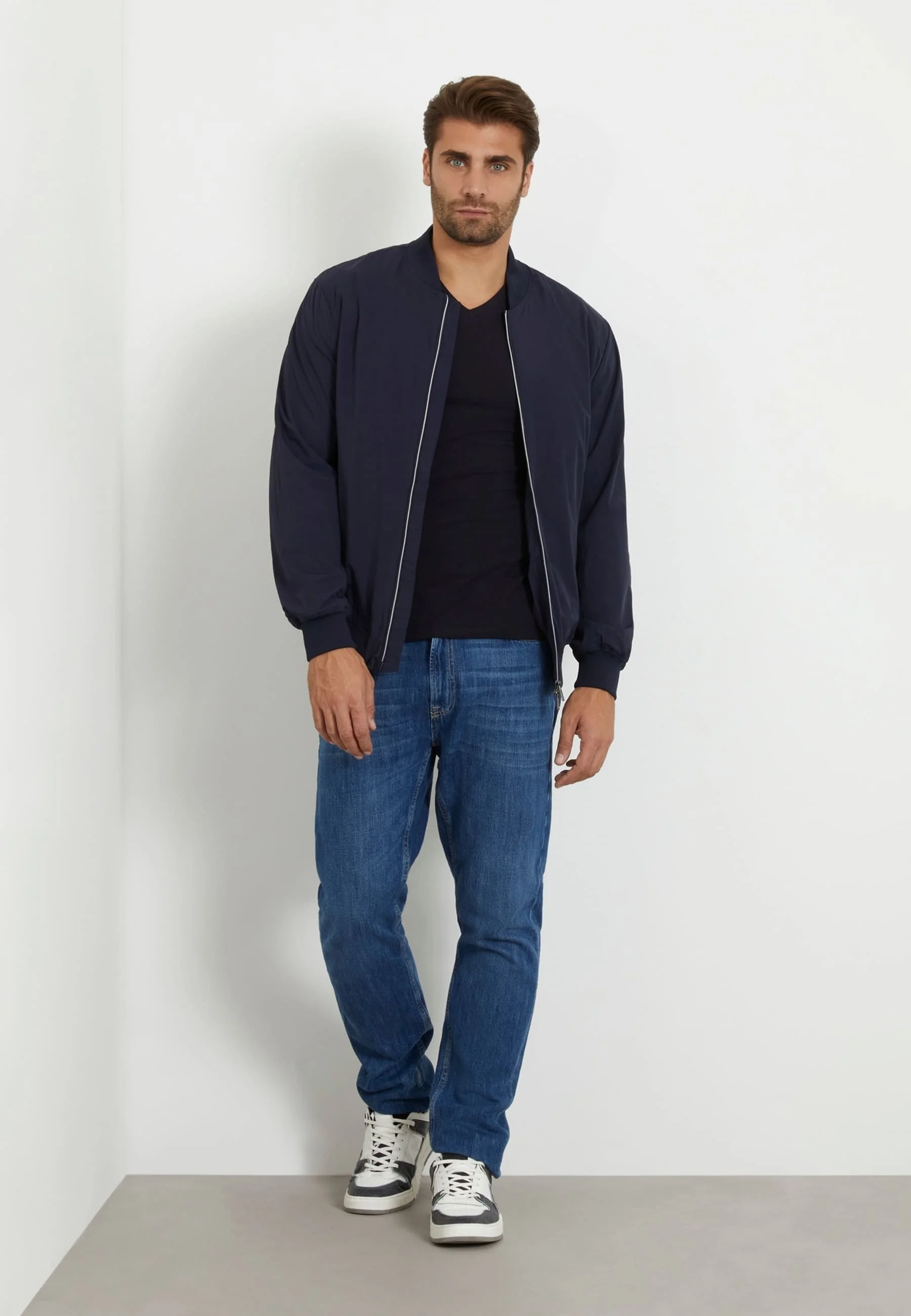 Chaqueta bomber Guess