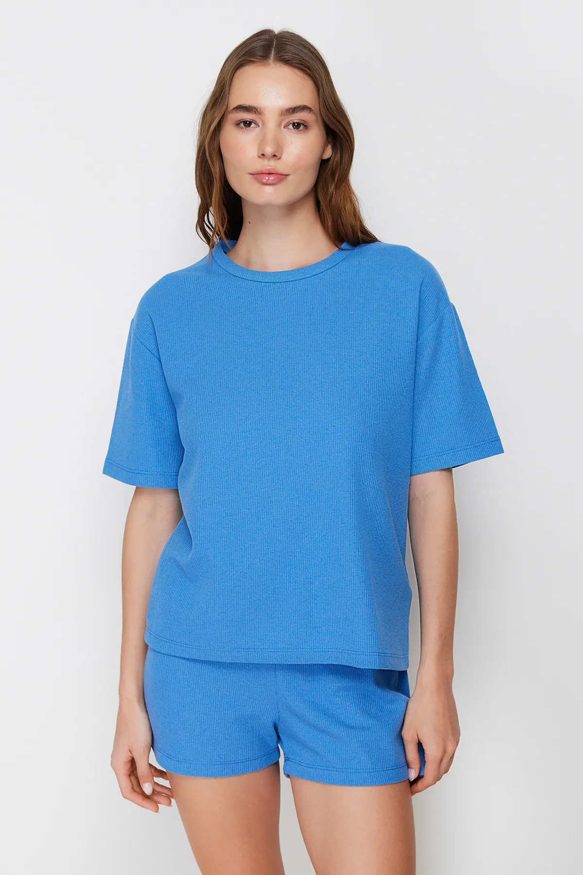 Trendyol Collection  Gestricktes Pyjama-Set aus blauem Waffelstoff THMSS22PT0524