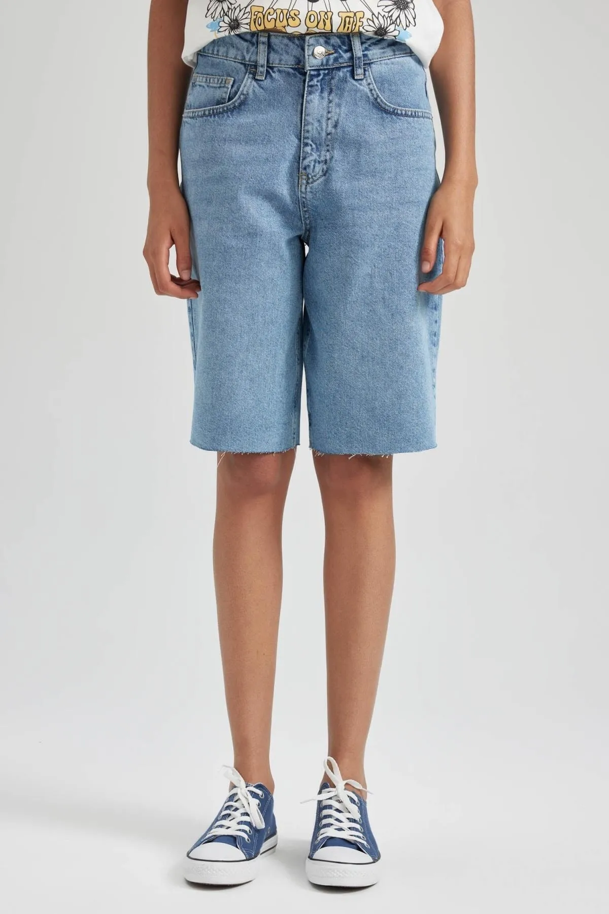 DeFacto  Jeans mit normaler Taille, 100 % Baumwolle, Bermuda B1242ax23hs