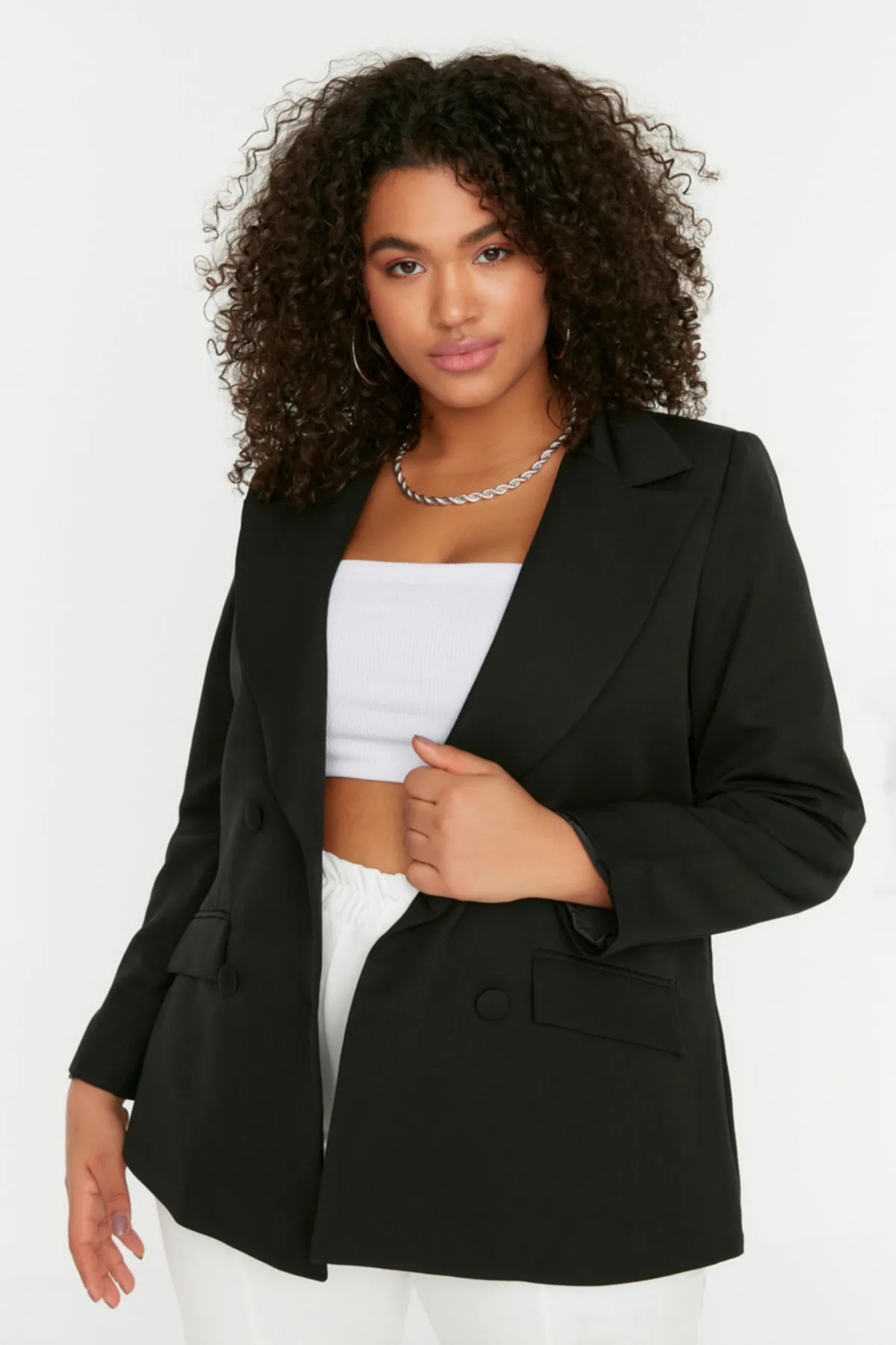 Trendyol Curve  Schwarze gewebte Blazerjacke mit Doppelverschluss TBBSS22CE0180
