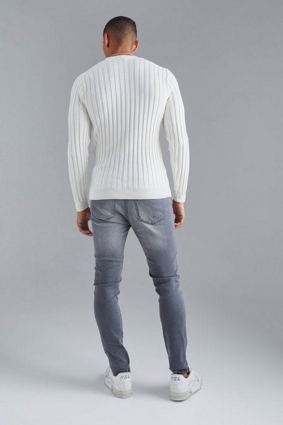 Langärmliger gerippter Muscle-Fit Pullover