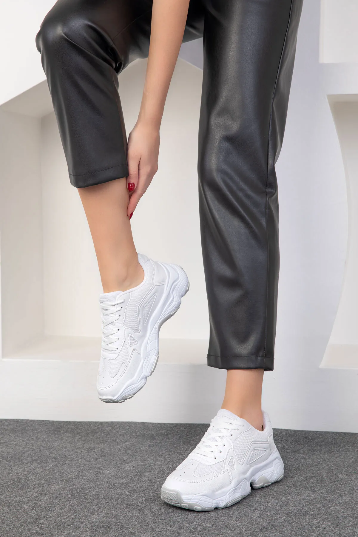 SOHO  Weiße Damen Sneakers 18148