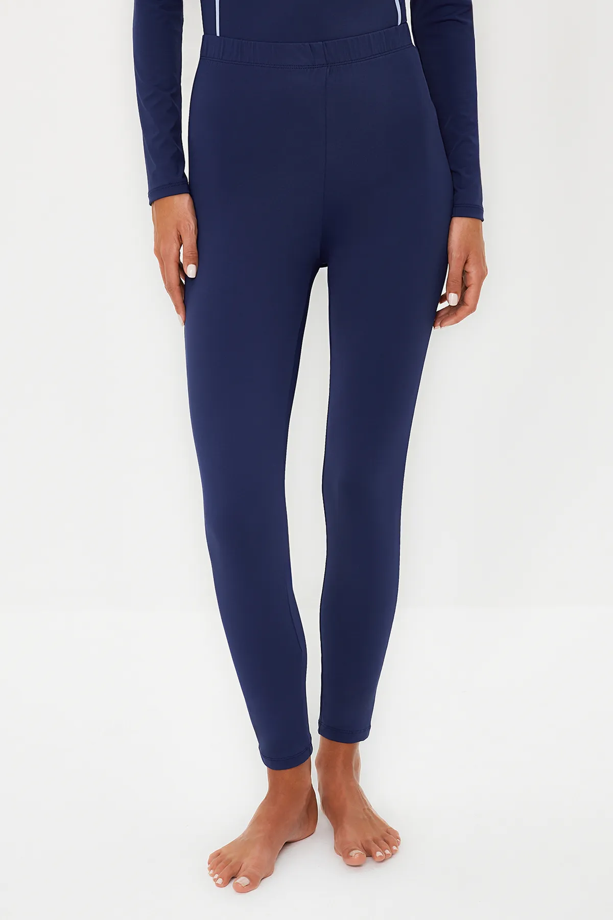 Trendyol Modest  Marineblaues 4-teiliges Surf-Badeanzug-Set mit Streifen und detailliertem Ausschnitt TCTSS22CF0018