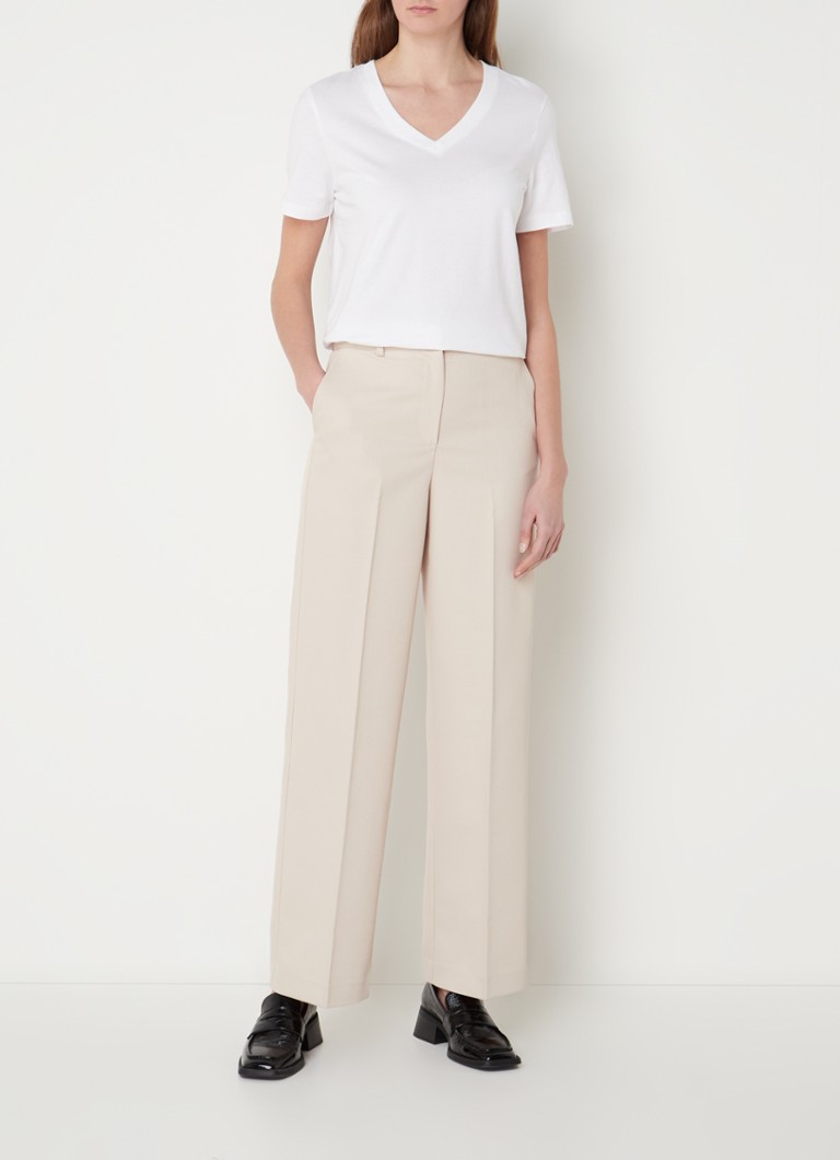T-shirt essenziale da donna con scollo a V in cotone biologico Selected
