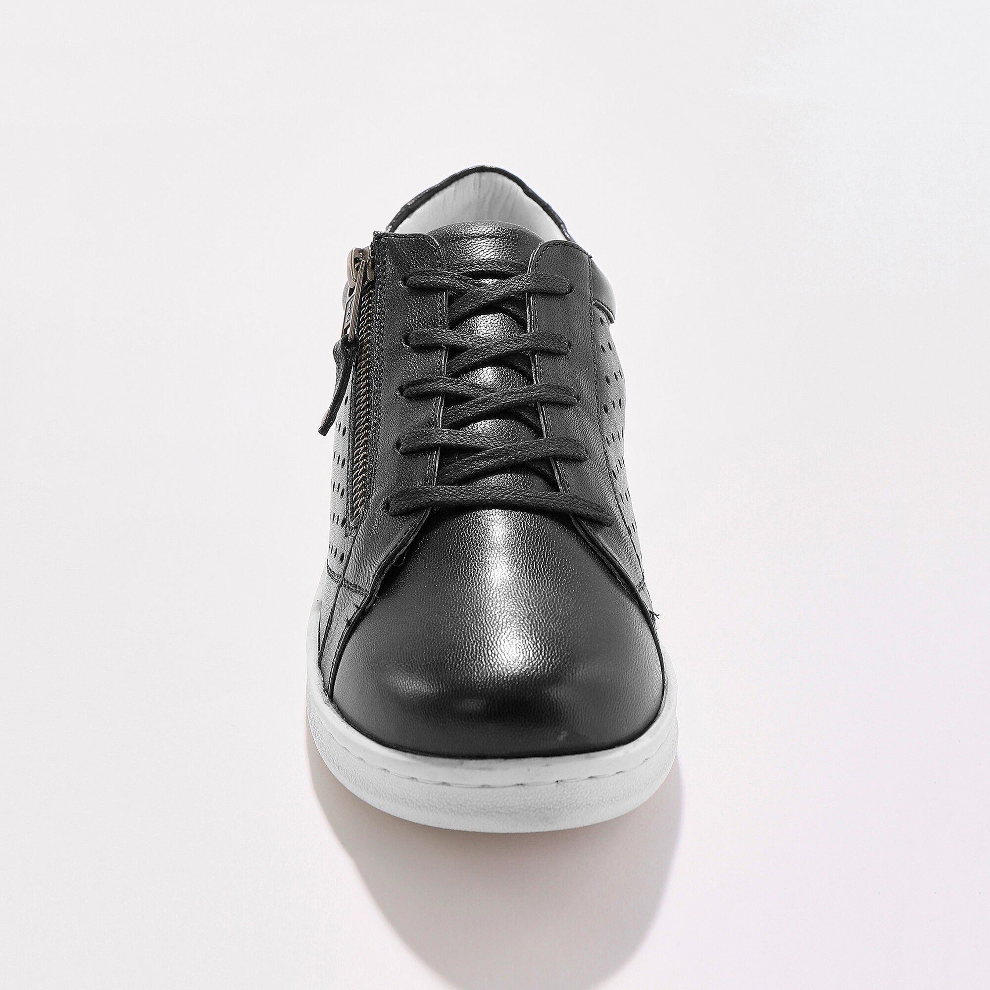 Tennis zippée en cuir perforé