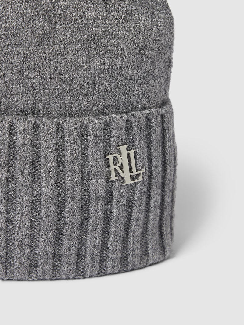 Beanie mit Label-Detail in hellgrau