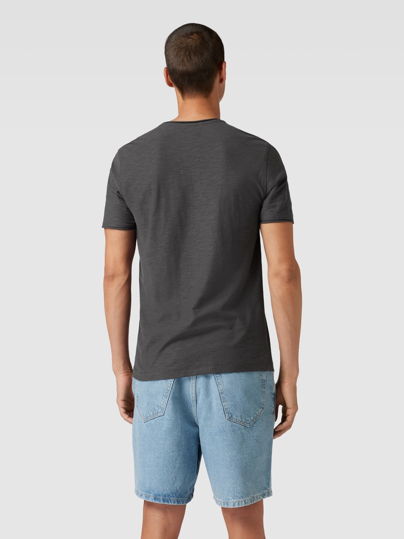 Regular Fit T-Shirt aus Baumwolle mit V-Ausschnitt in dunkelgrau