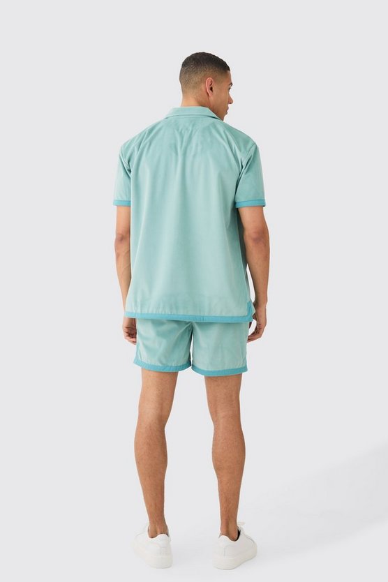 Oversize Wildleder-Hemd und Shorts