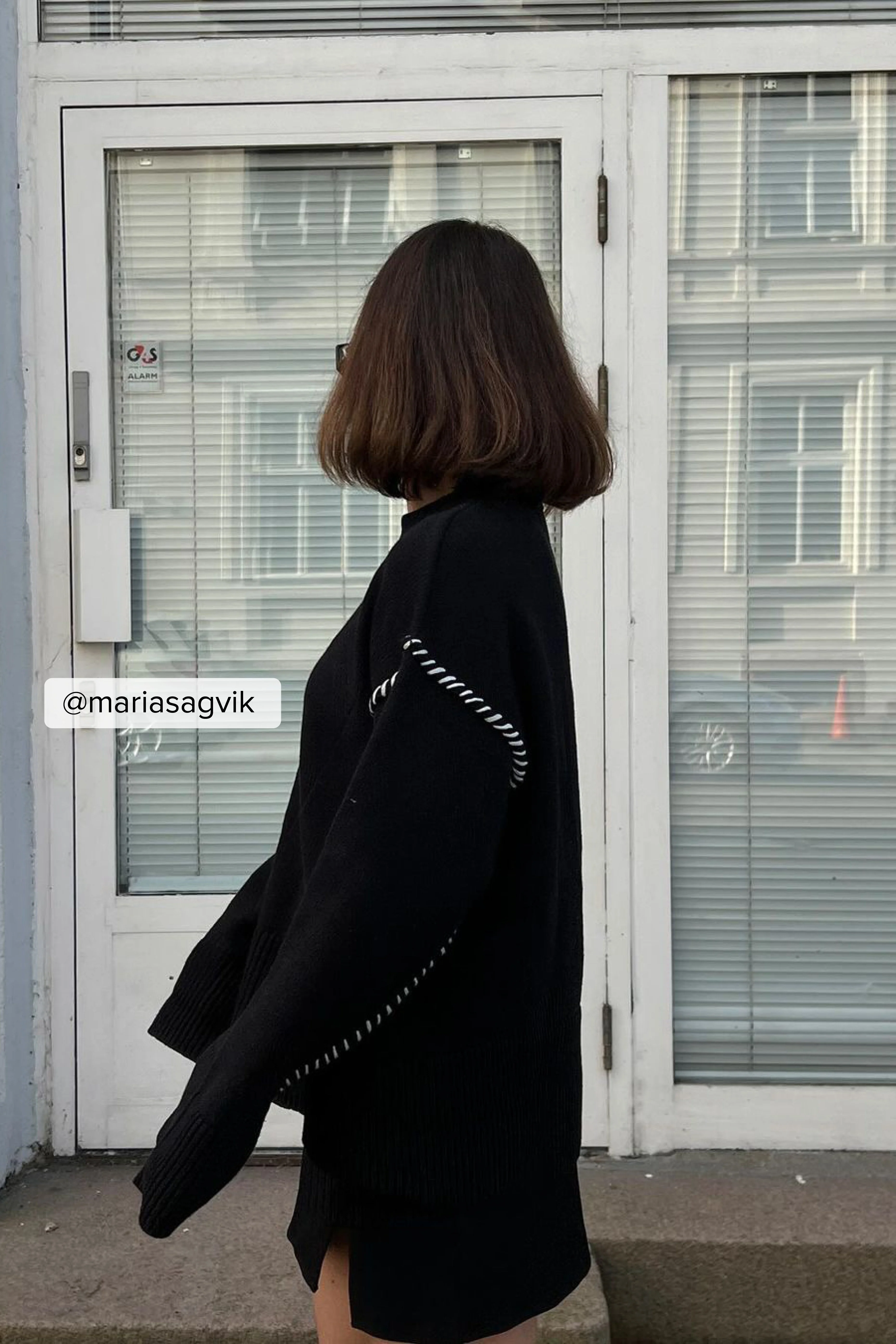 Oversize-Strickpullover mit Stickerei