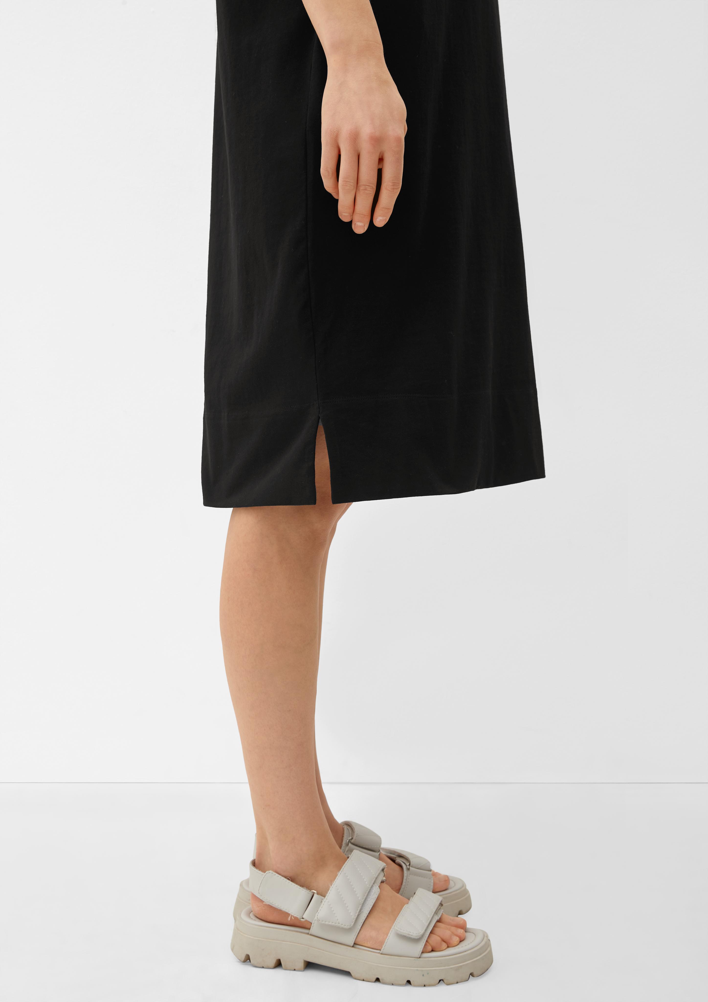Jerseykleid mit geschlitztem Saum  2129628-9999