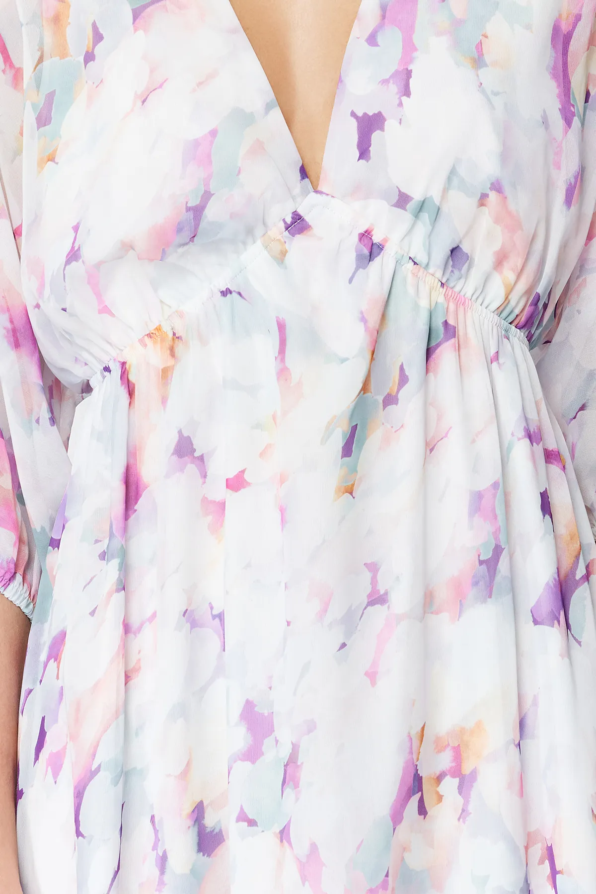 Trendyol Collection  Ecru, abstrakt gemustertes A-Linien-Maxikleid aus Chiffon mit Futter TWOSS24EL00611