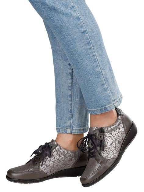 Schnürschuh