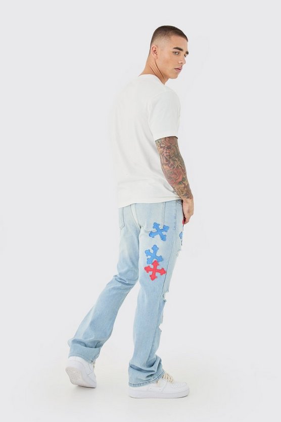 Slim-Fit Schlagjeans mit Applikation in Eisblau