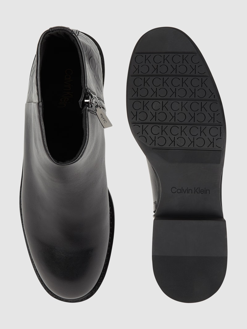 Lederboots mit Logo-Prägungen in schwarz
