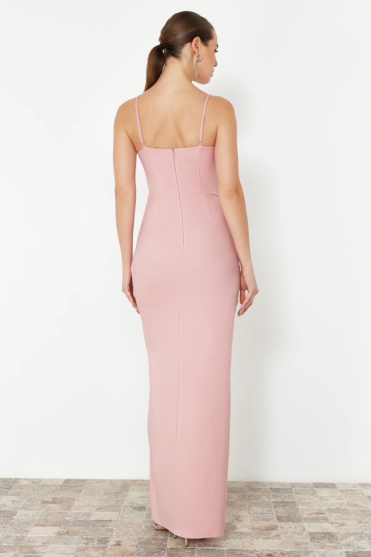 Trendyol Collection  Langes Abendkleid aus gewebten getrockneten Rosen TPRSS24AE00144