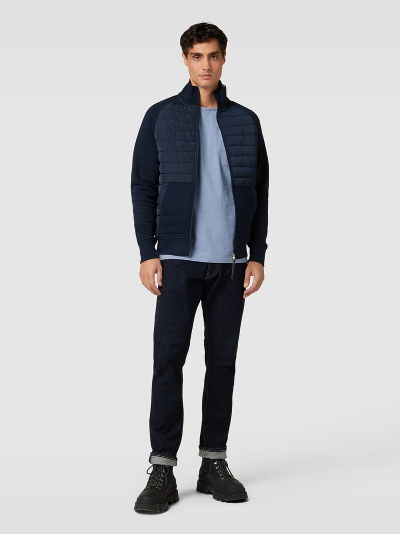 Steppjacke mit seitlichen Eingrifftaschen in marineblau
