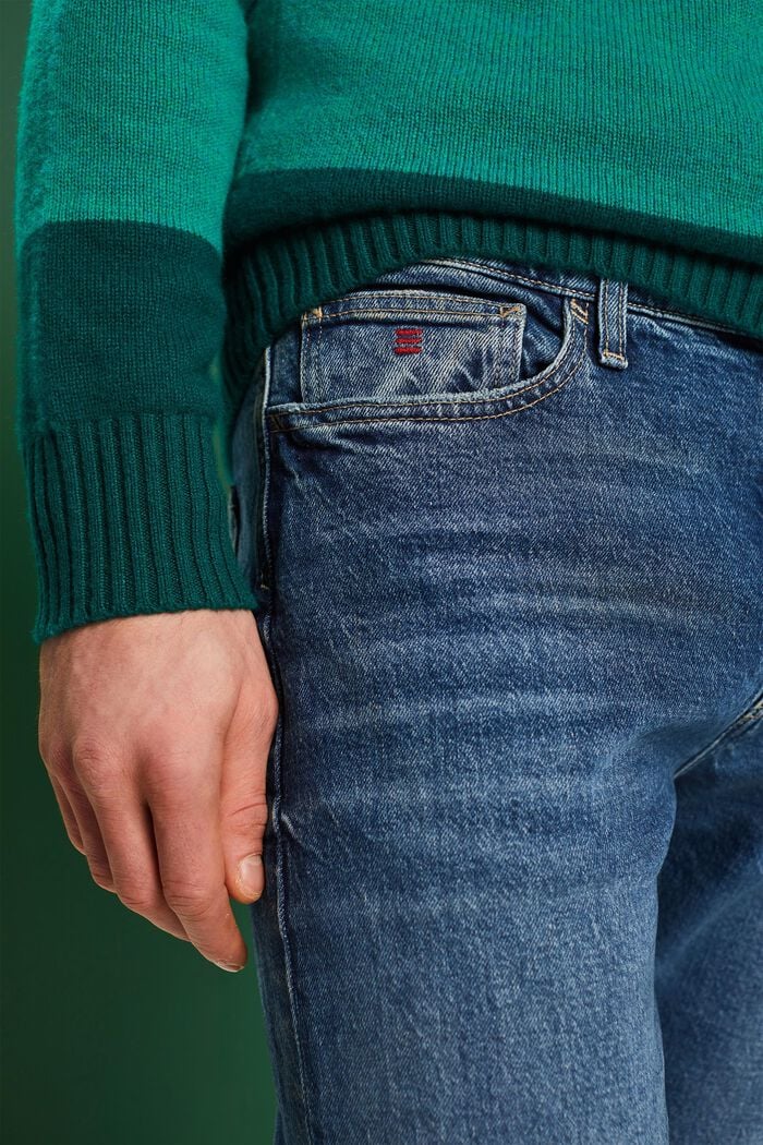 Gerade Jeans mit mittelhohem Bund