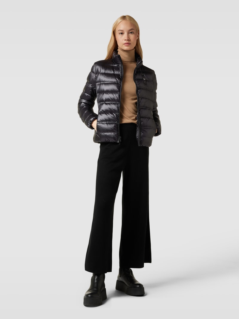 Steppjacke mit Stehkragen in schwarz