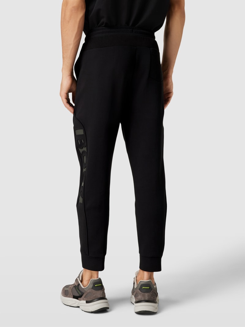 Sweatpants mit Label-Print Modell 'Helwyn' in schwarz