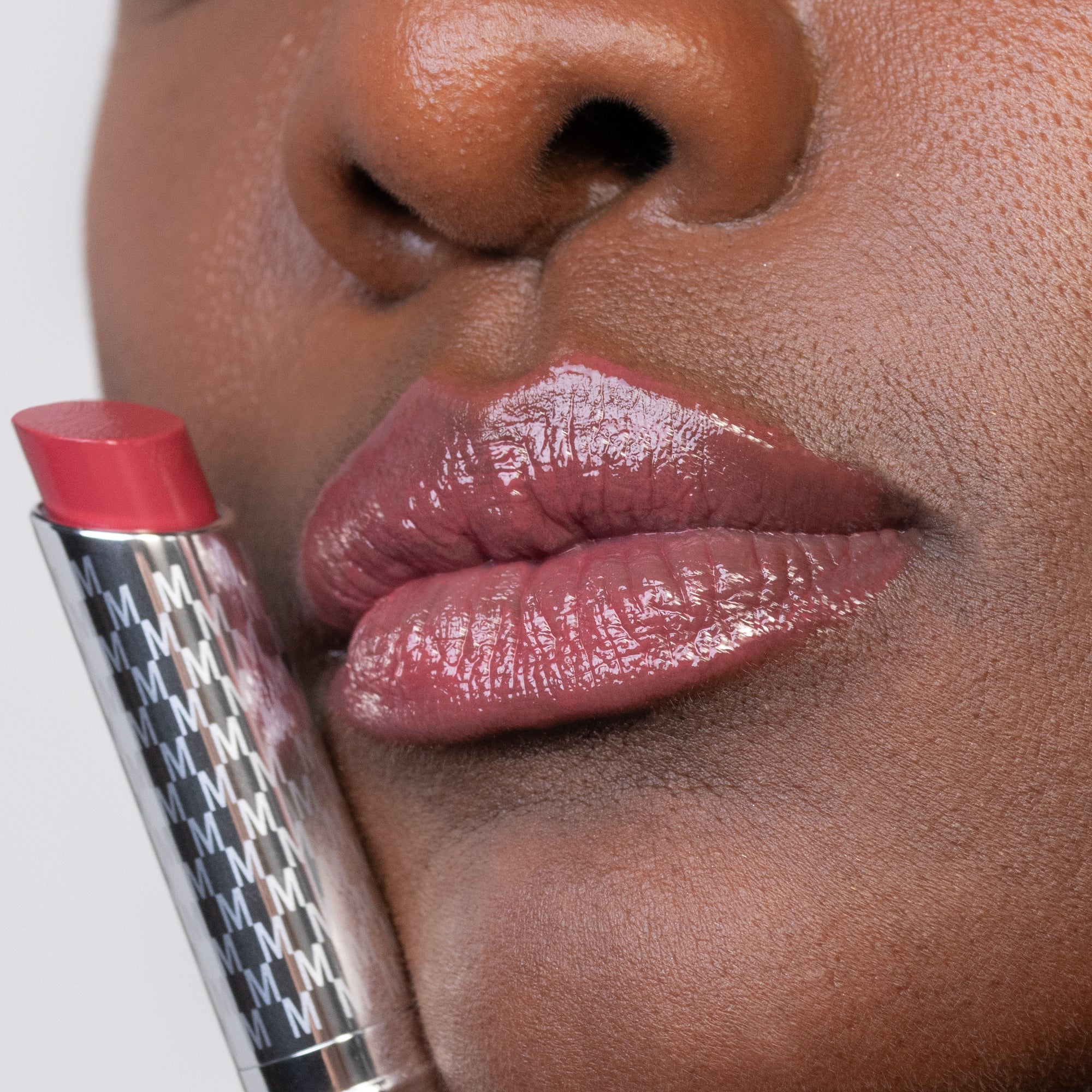 Hydramorphosis Lips – Lippenstift, Lippenvergrößerer, Lippenbalsam
