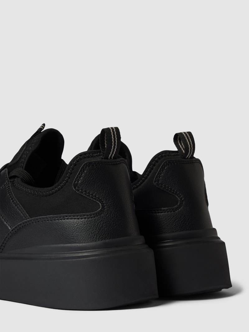 Sneaker mit Label-Detail Modell 'BARNET' in schwarz