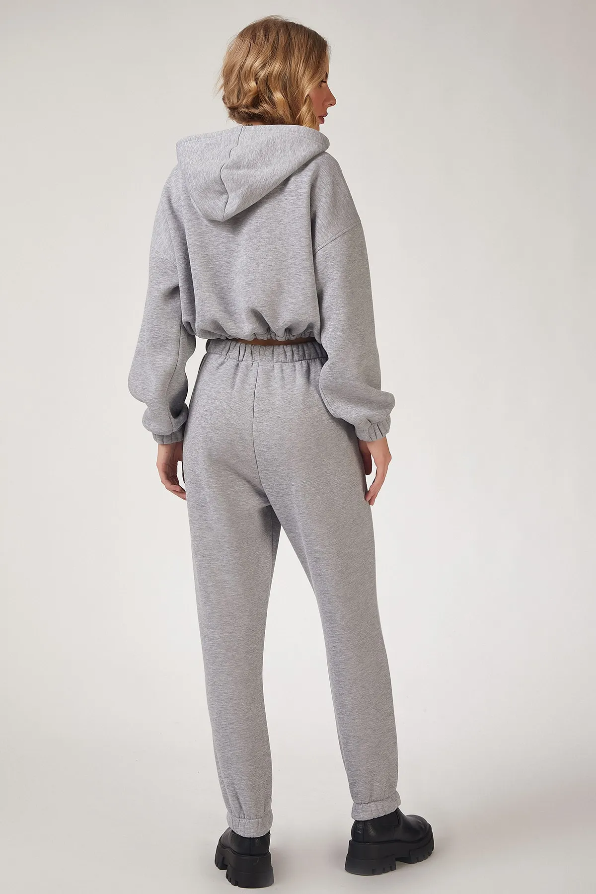 Happiness İstanbul  Graues Fleece-Trainingsanzug-Set für Damen mit Aufdruck DD00730