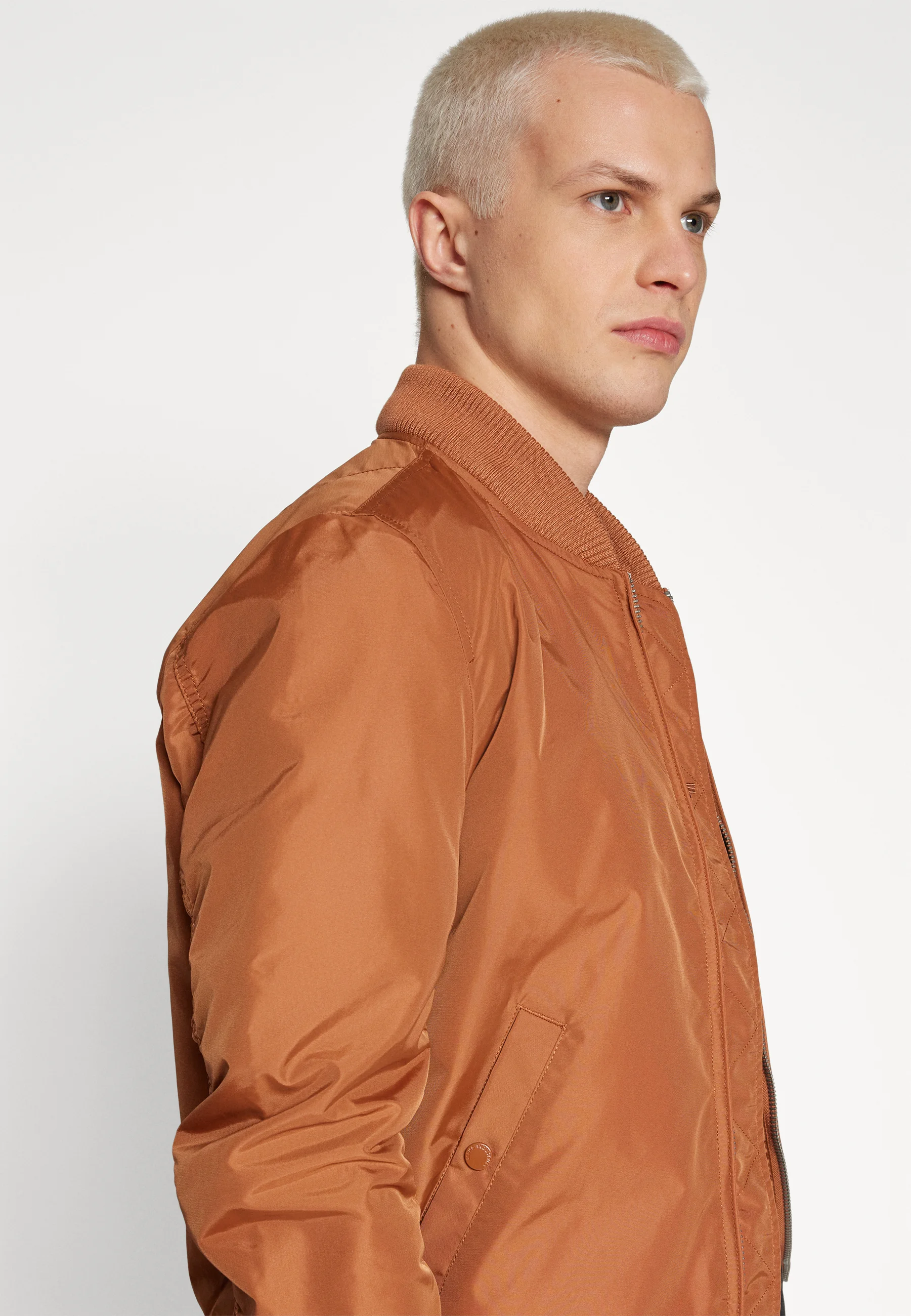 Chaqueta bomber Alpha Industries HOOD