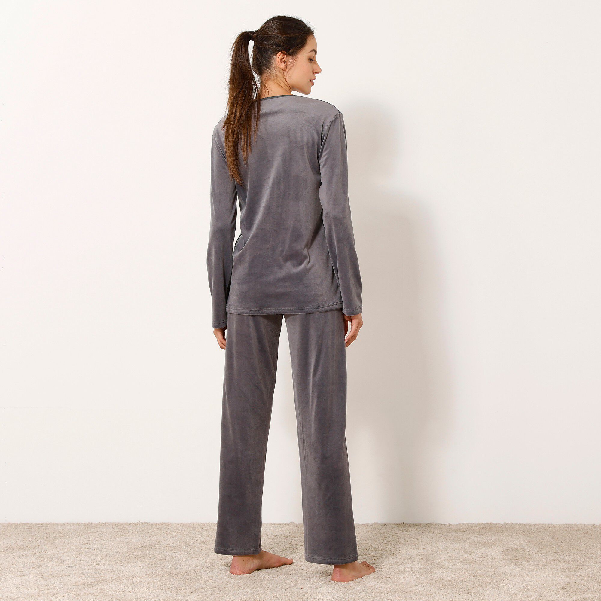 Pyjama manches longues, velours brodé