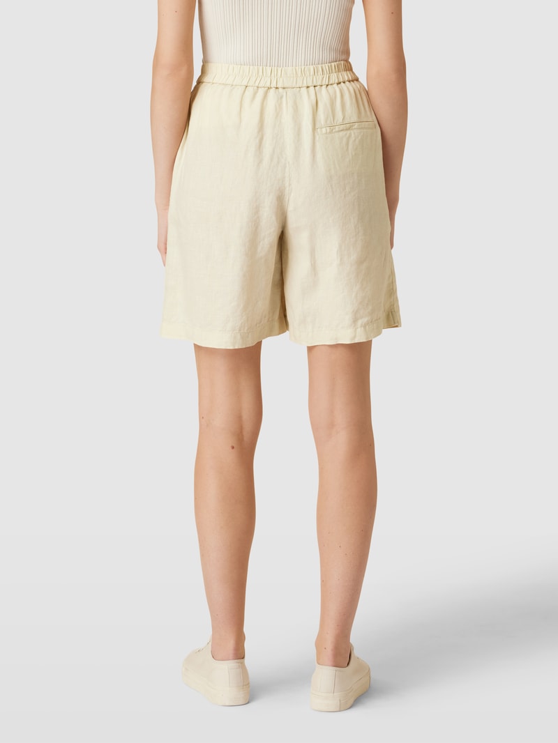Shorts aus Leinen mit Paspeltasche am Gesäß in kitt