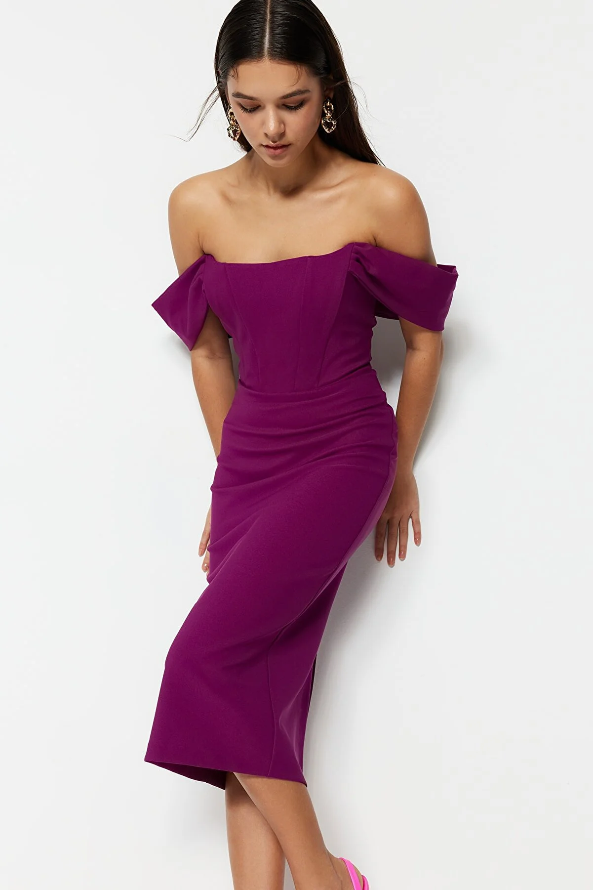 Trendyol Collection  Lila, figurbetontes, gewebtes Korsett, detailliertes, elegantes Abendkleid TPRSS22EL00097