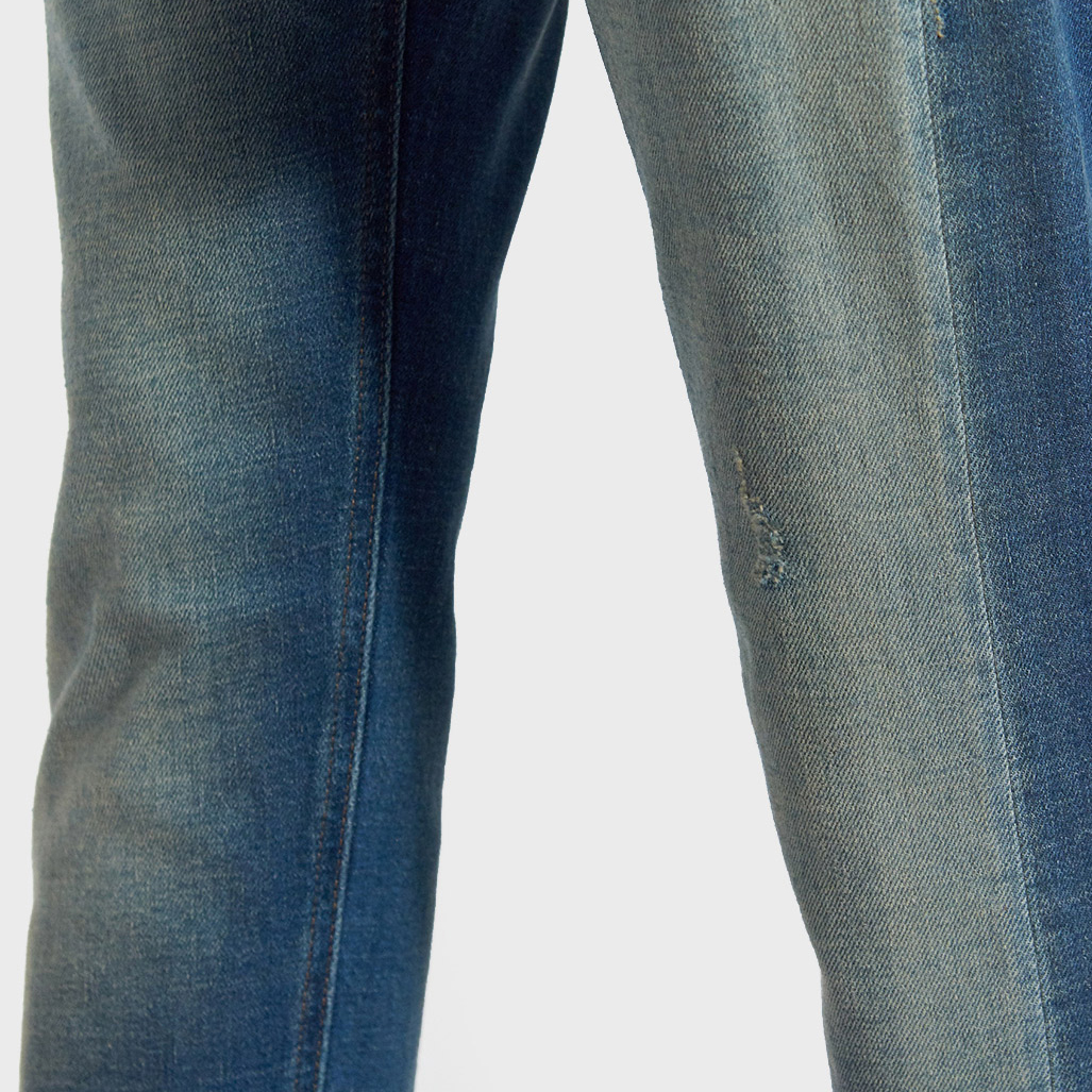 FUNKY  Jean effet délavé & déchiré avec broderie fils couleur, coupe straight