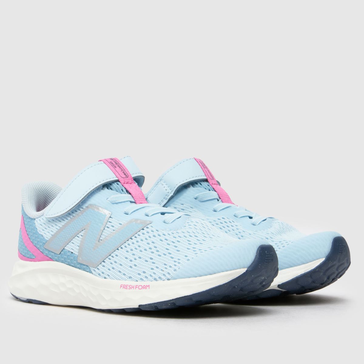 New Balance vita & flerfärgade blå Fresh Foam Arishi v4 Junior träningsskor