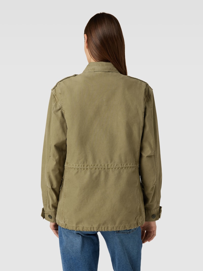 Fieldjacket mit Label-Patch und Pattentaschen in olivgrün