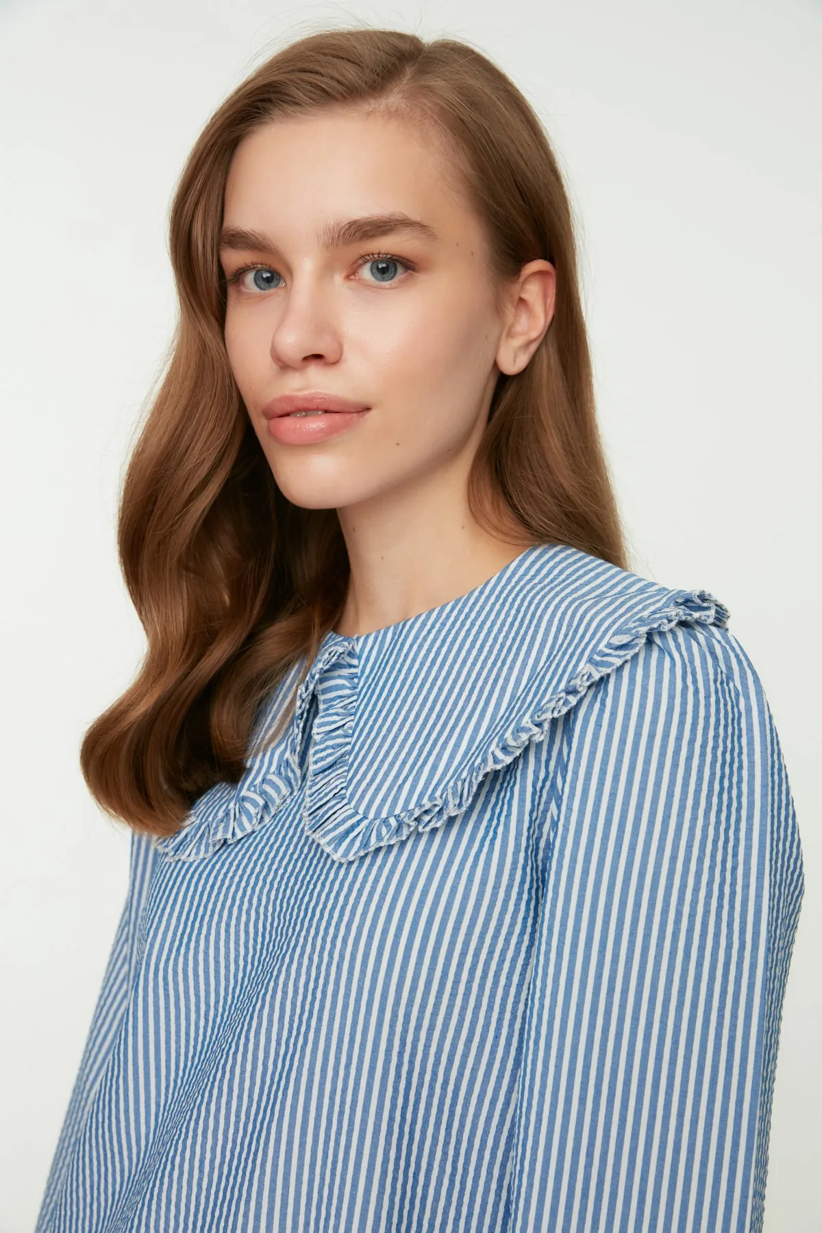 Trendyol Modest  Blaue Tunika aus gewebter Baumwolle mit Kragen für Babys TCTSS21TN0104