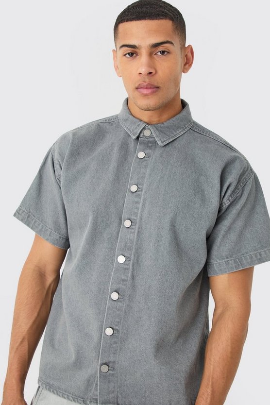 Kurzärmliges kastiges Jeanshemd