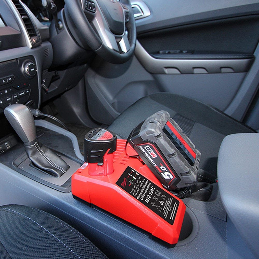 Carregador autopropelido MILWAUKEE 12 V/18 V M12-18AC