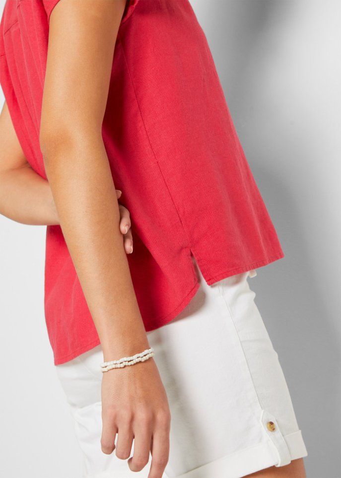 Kurzgeschnittene Bluse mit Leinen und Seitenschlitzen