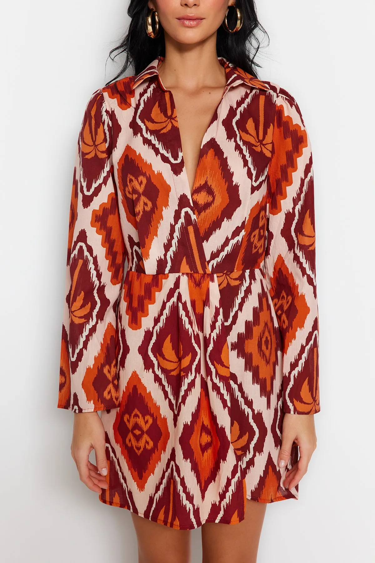 Trendyol Collection  Tropisch gemustertes Mini-Strandkleid aus 100 % Baumwolle TBESS23EL00289