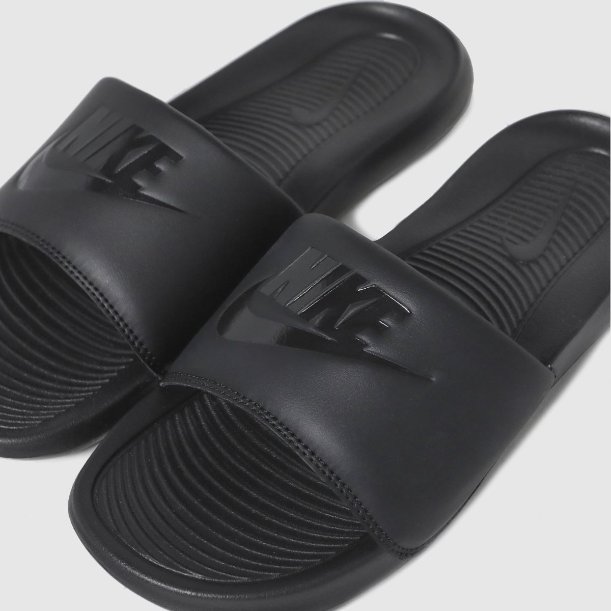 Nike – Victor One – Svarta sandaler