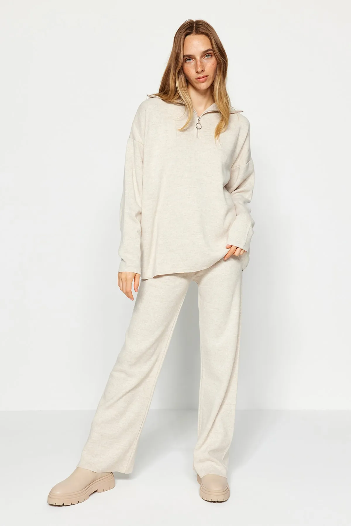 Trendyol Collection  Stone Wide Fit Strickoberteil und -unterteil-Set TWOAW24AU00026
