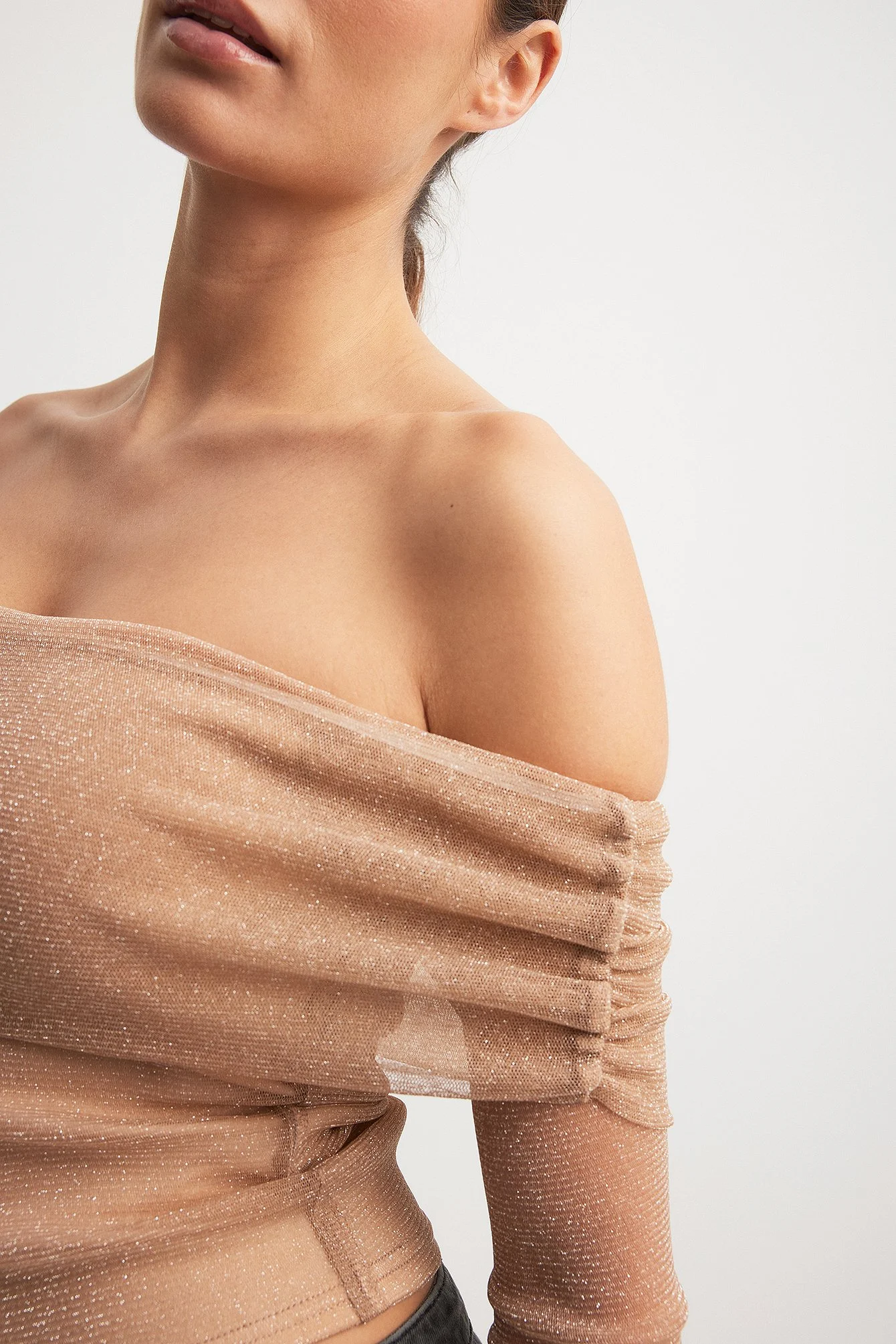 Schulterfreies Netz-Top mit Glitzer